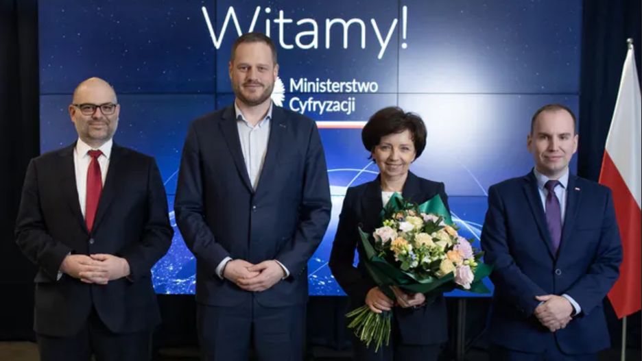 Burza wokół Ministerstwa Cyfryzacji. Zmieniała się władza i nie zapłacili za słynny rządowy program.