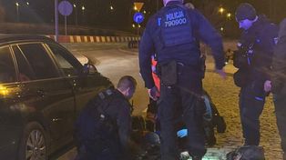 Łódzkie: Rozpaczliwie wzywali pomocy na autostradzie