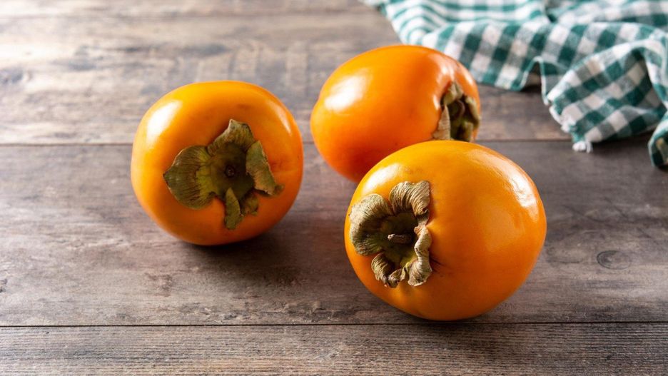 Sezon na owoce kaki rozpoczyna się w październiku i kończy pod koniec grudnia.