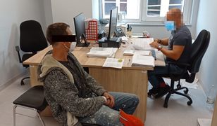 Warszawa. Zaopiekował się "porzuconą" hulajnogą na ulicy Alternatywy. Trafił do aresztu