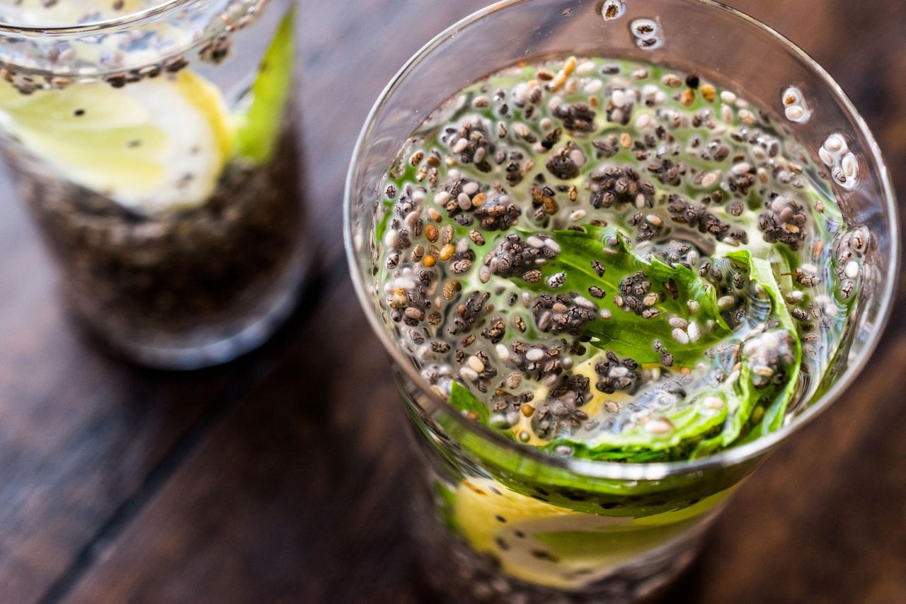 Mikstura, która obniża wysoki cholesterol: sok z cytryny i nasiona chia (WIDEO)