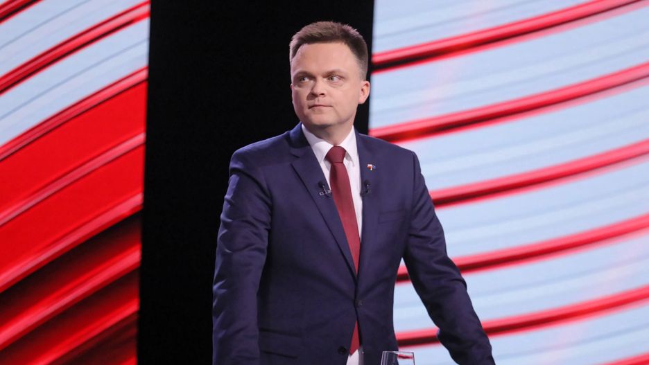 Według nowego sondażu, do drugiej tury wyborów prezydenckich wszedłby Szymon Hołownia