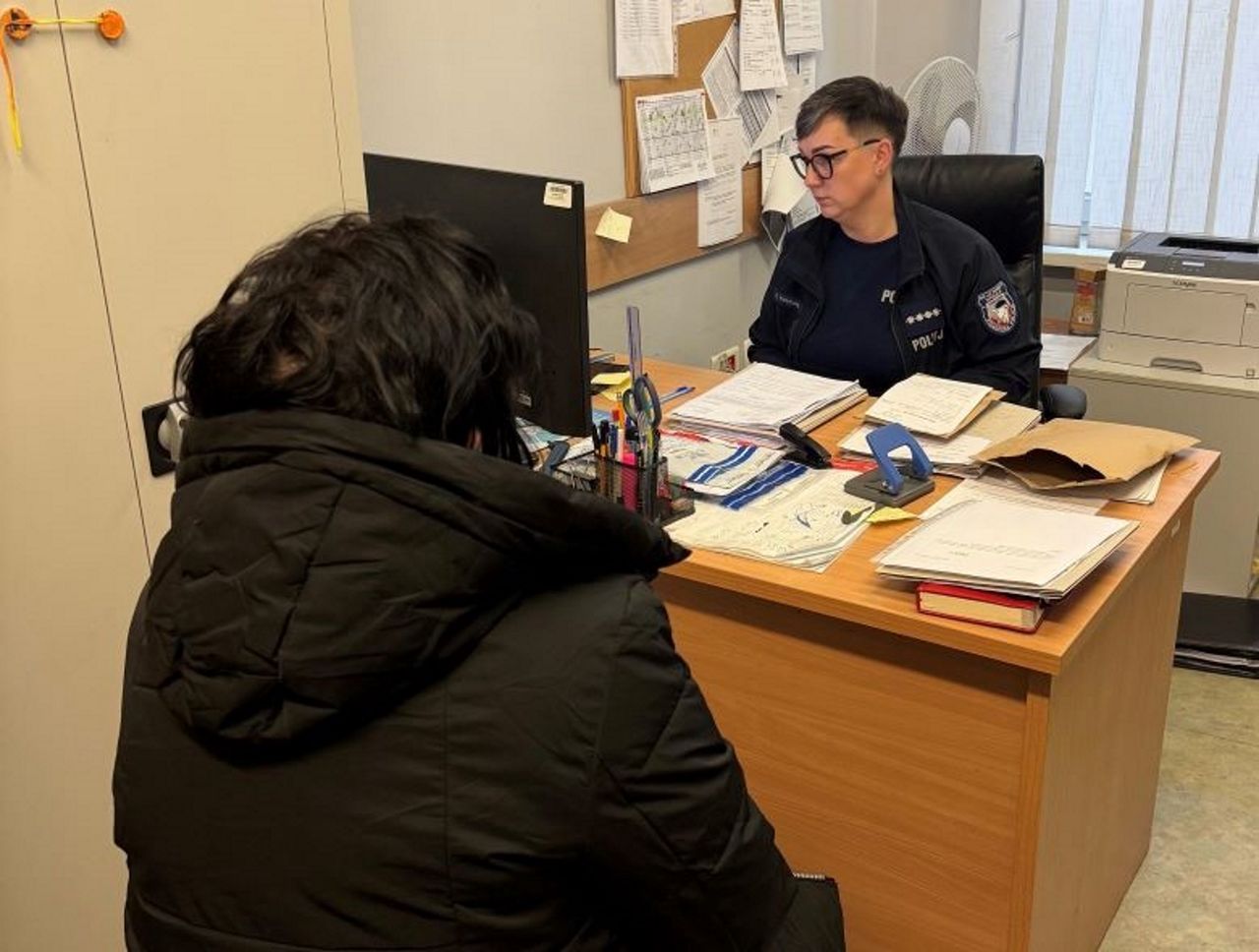 Nie dostała pieniędzy z kopert ślubnych. Ukradła mężowi bmw