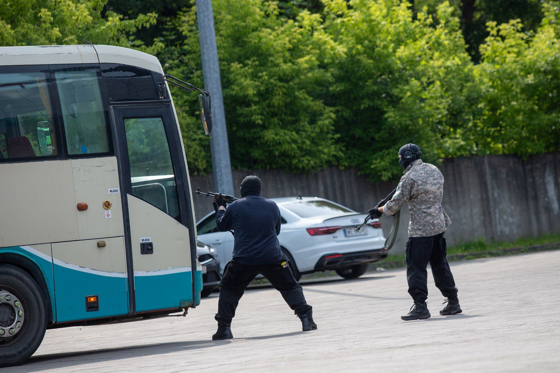 Ćwiczenia na dworcu autobusowym w Toruniu