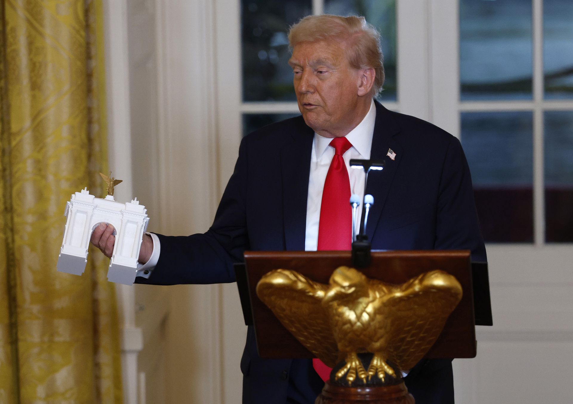 Biały Dom pokazał projekt łuku triumfalnego. Kontrowersje rosną