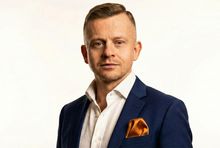 Piotr Mieśnik wraca do WP. 