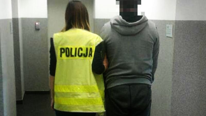 Kłodzko. Zniszczył polską flagę. Grozi mu rok więzienia