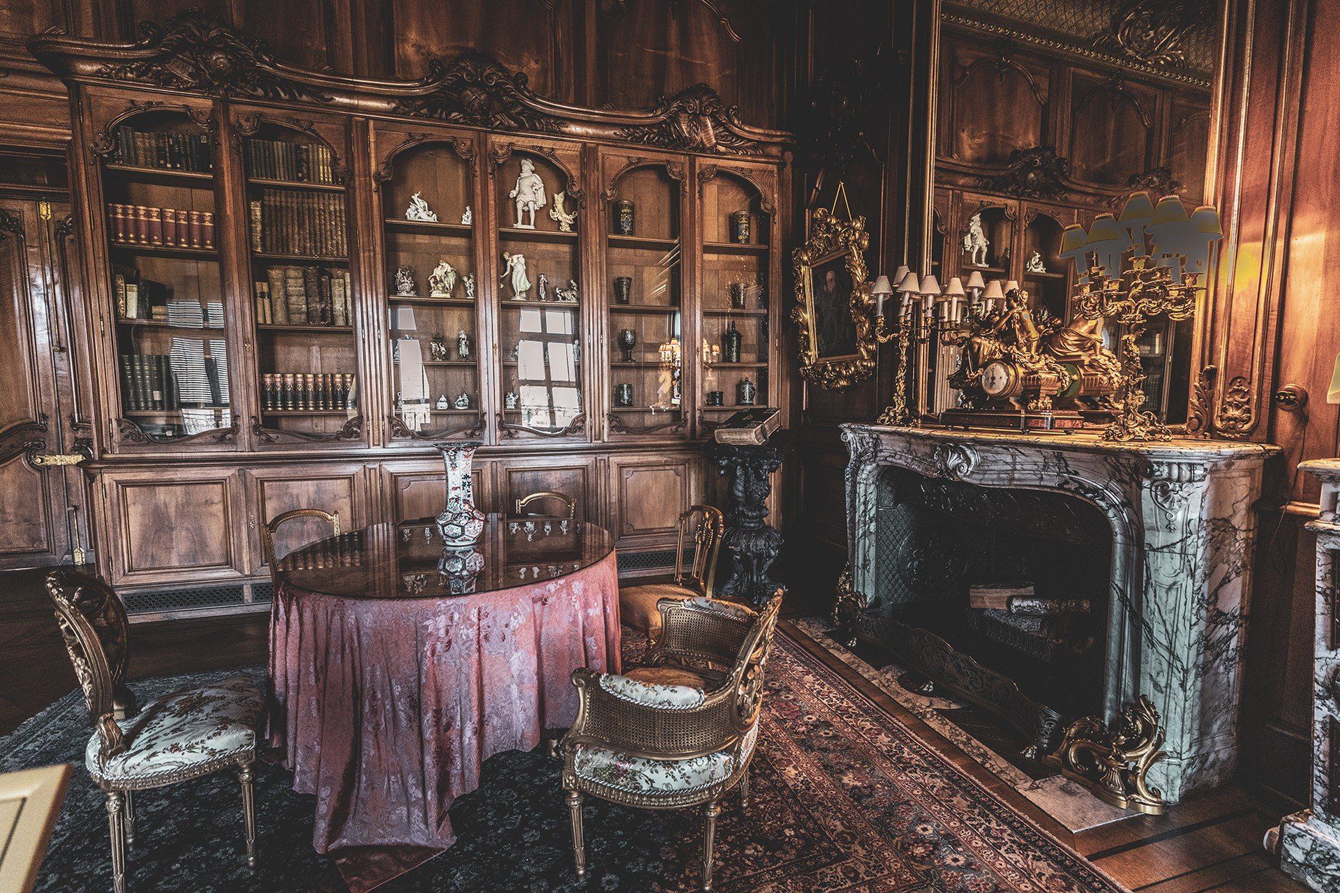 Śląski zamek jak z bajki. Tu czas zatrzymał się 100 lat temu