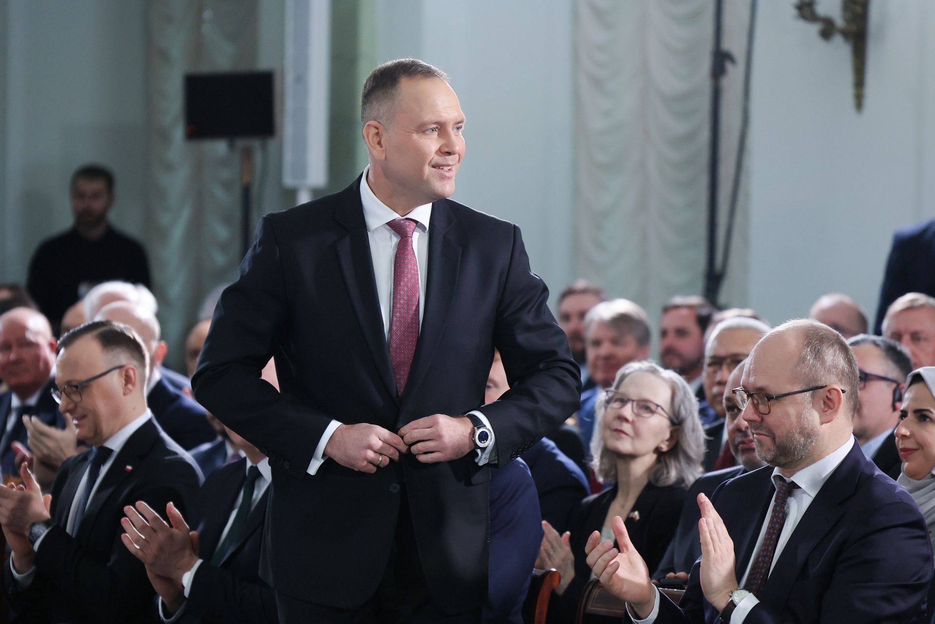 wiadomości,aktualności,WP Wiadomości Ujawnili recenzję pracy doktorskiej Nawrockiego