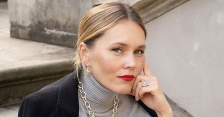 Jesienna klasyka w wydaniu Magdaleny Lamparskiej. Na uwagę zasługują buty