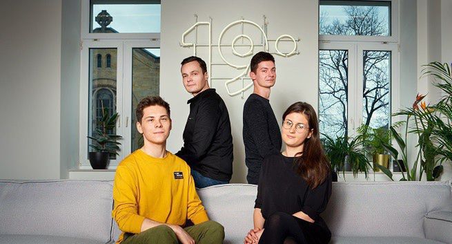 Karolina Moskal odpowiada za PR w agencji 19 Południk. W zespole Vladek Siedov i Dominik Żelazny