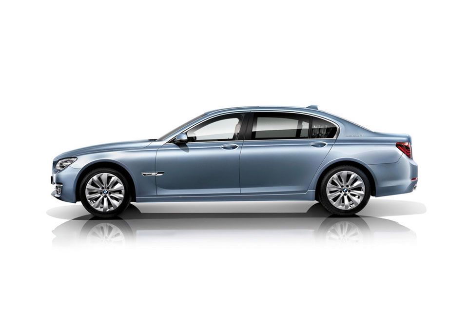 BMW serii 7 na rok 2013 - megagaleria niemieckiego okrętu flagowego 245