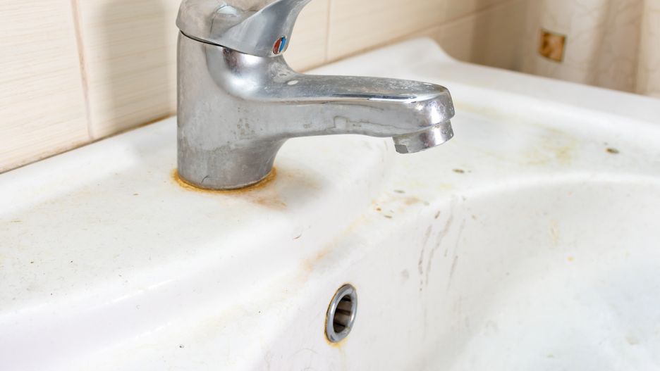 Usunięcie kamienia kwaskiem cytrynowym jest bardzo proste