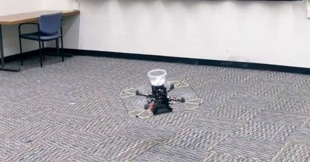 Quadrocopter ma lepszą koordynację ruchową od Ciebie [wideo]