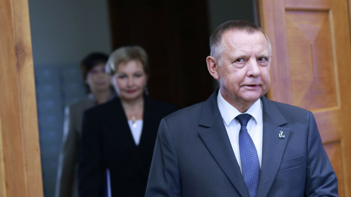 Raport NIK "System sprawdzania i oceniania  egzamin�w maturalnych w latach 2021-2024"
29.07.2025. Warszawa. Raport NIK "System sprawdzania i oceniania  egzamin�w maturalnych w latach 2021-2024". Fot. Filip Naumienko/REPORTER 
N/z: Marian Banas
Filip Naumienko/REPORTER