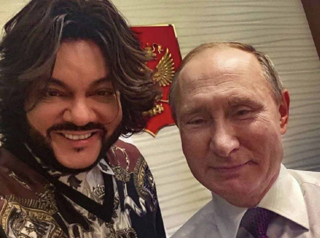Wyznawał miłość Putinowi. Amerykańscy dziennikarze biją na alarm