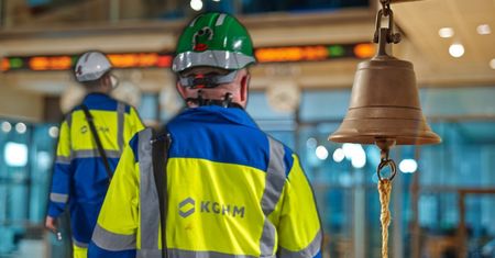 Czerwone otwarcie dla KGHM. Miedziowy gigant ciągnie indeksy w dół, CCC traci impet przeceny