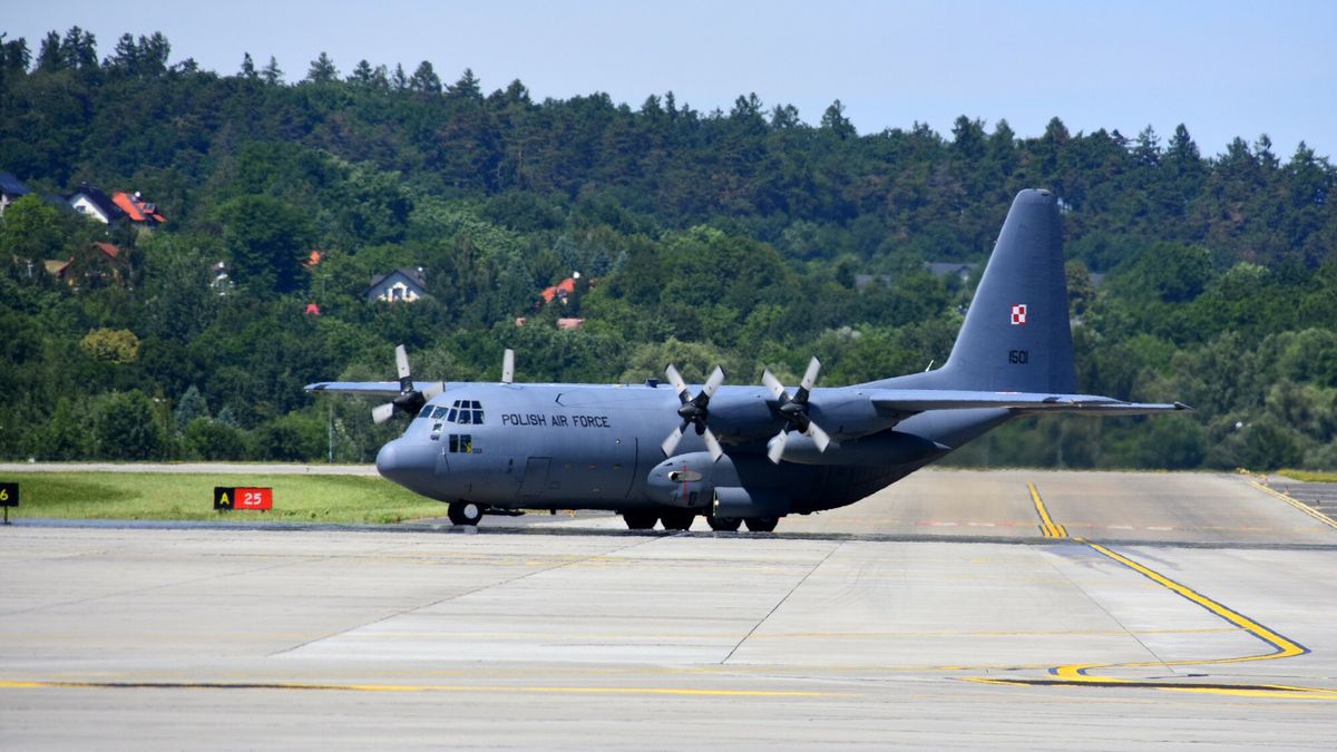 W ewakuacji Polaków z Bliskiego Wschodu mają pomóc samoloty wojs