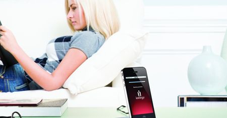 Iomega SuperHero - świetna stacja dokująca dla iPhone'ów