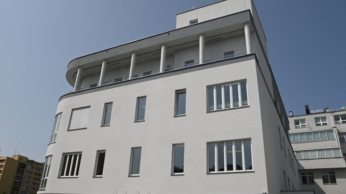 33-letni mężczyzna zmarł pod SOR-em w Gdyni 