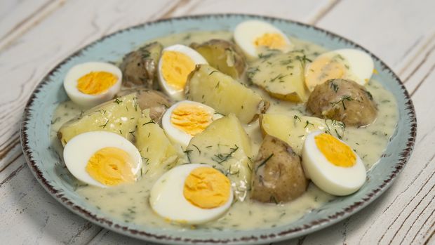 Tylko kilka składników i ekspresowe wykonanie. Nasz przepis dnia na jajka w sosie koperkowym nie zawodzi