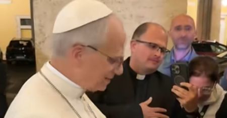 Leon XIV spotkał sąsiadów. Tak się zachował. Jest nagranie