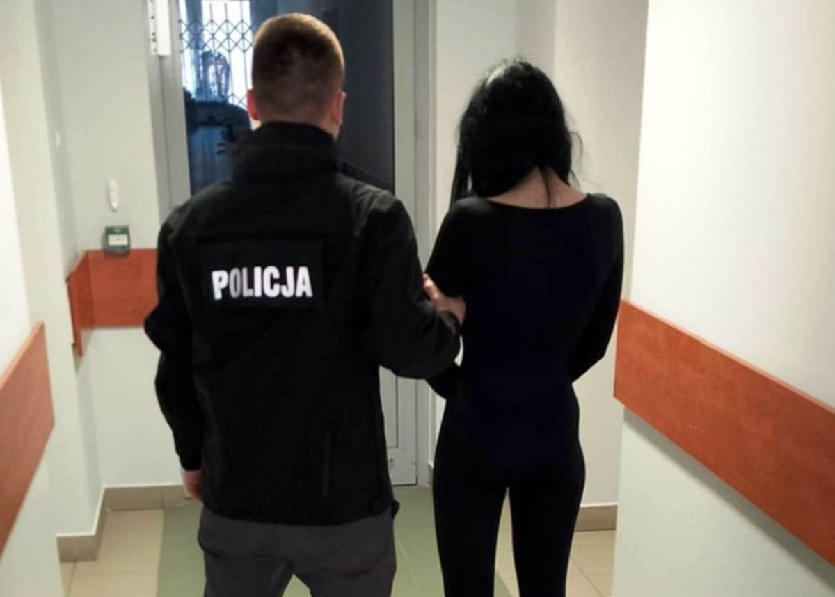 Pomagała w przeprowadzce. Nagle zajrzała do kieszeni