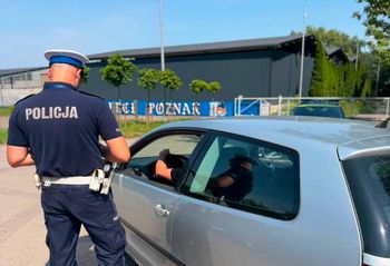 18-latek driftował z pijanymi pasażerami w aucie. Zapłaci 5 tys. zł mandatu