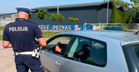18-latek "driftował" z pijanymi pasażerami w aucie. Zapłaci 5 tys. zł mandatu