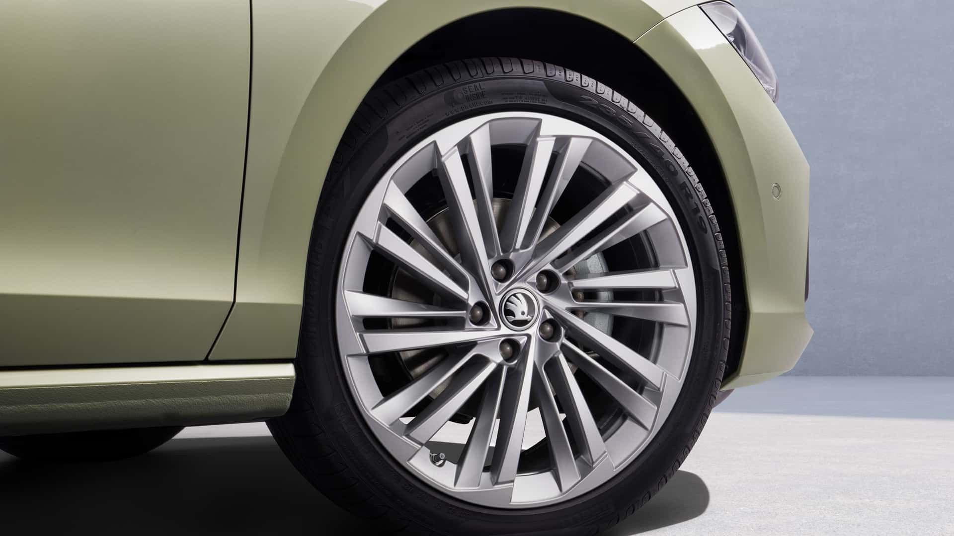 Nowa Škoda Superb