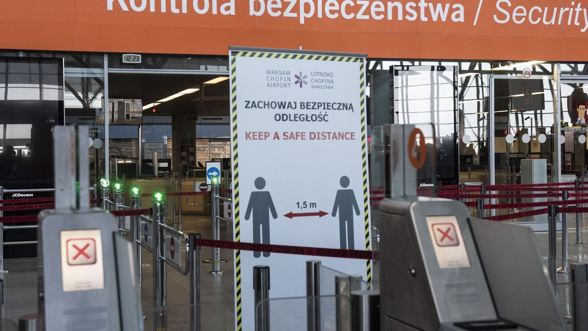 Władze lotnisk mogą chwilowo odechnąć z ulgą. Dostaną pieniądze na częściowe pokrycie strat. 