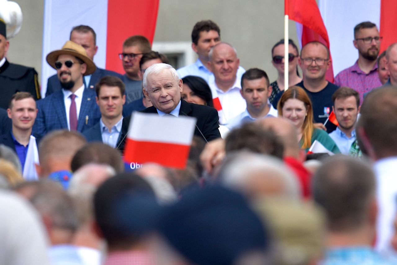 Kaczyński nagle zaczął mówić o Kukizie. Tłum głośno zareagował [NA ŻYWO]