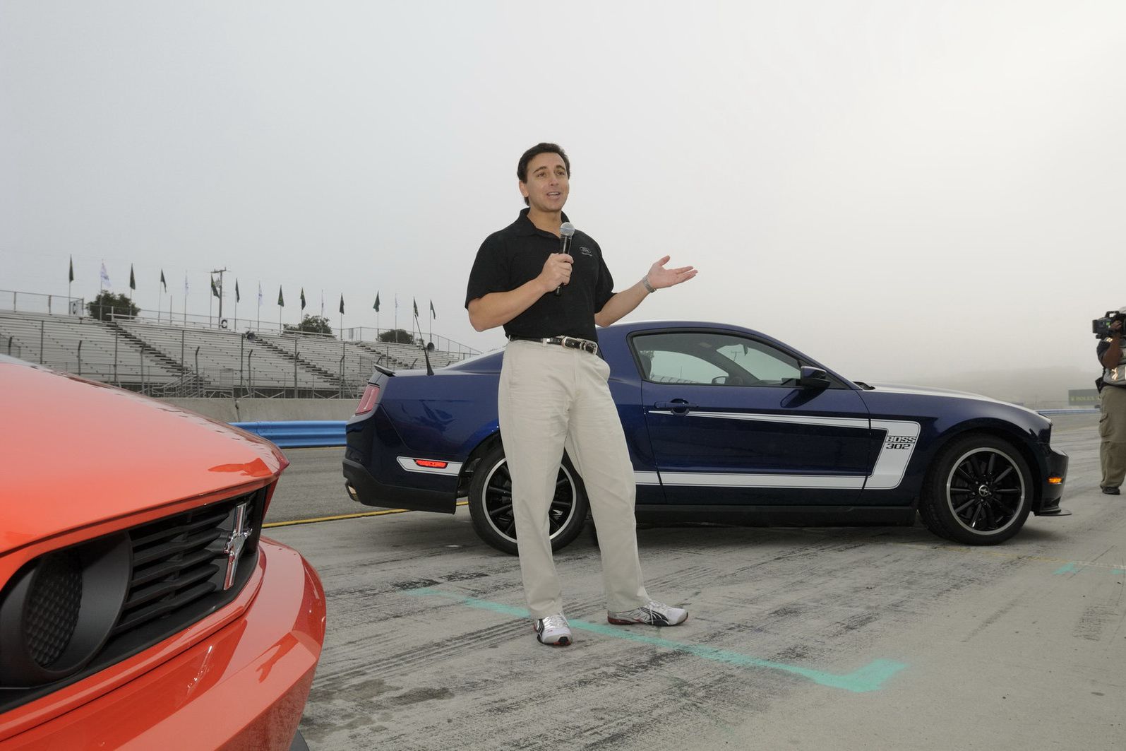 2012-Ford-Mustang-Boss-128