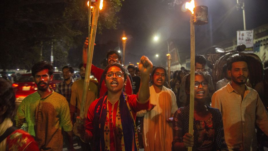 Protest po śmierci pisarza Mushtaqa Ahmeda w Dhace (Bangladesz)