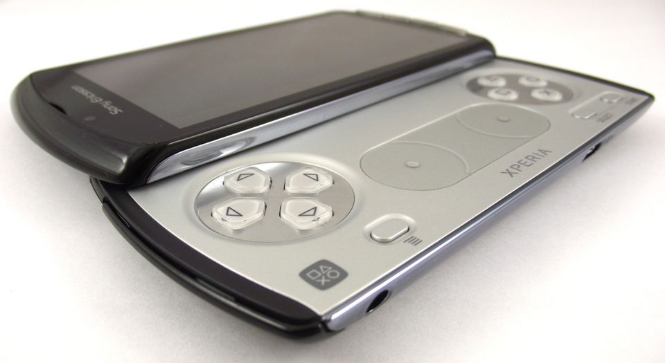 Sony Ericsson Xperia PLAY, czyli rewolucja w graniu na komórkach [pierwsze wrażenia] 4