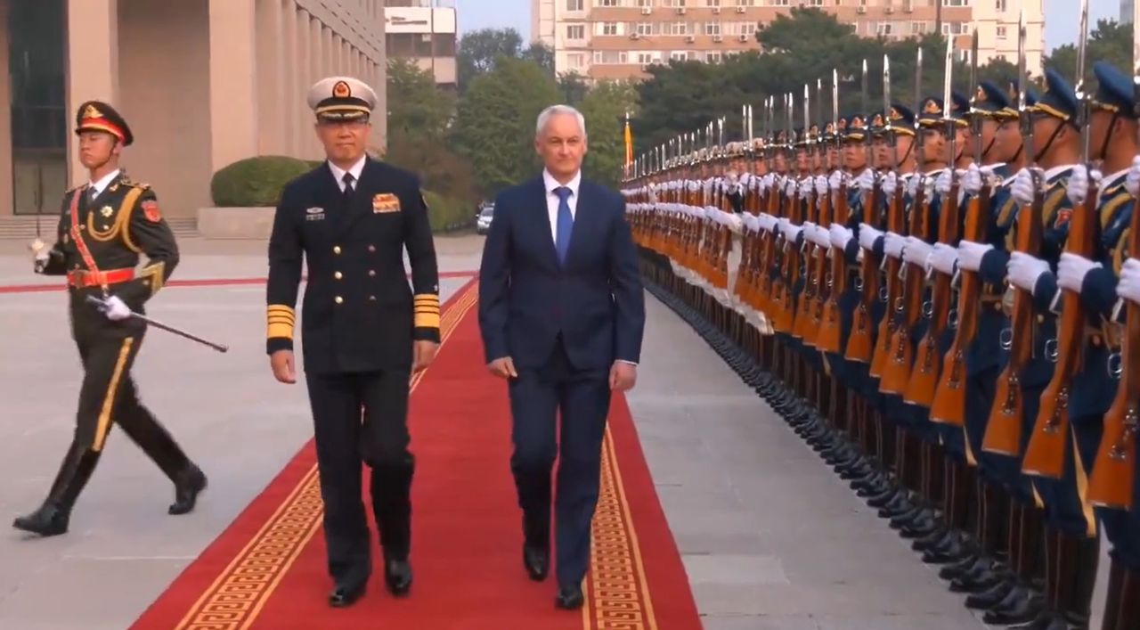 Head of the Russian Ministry of Defence in Beijing. Welcomed with honours.