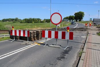 Ruszył remont przejazdu kolejowego                                          w Łęknie. To właśnie tutaj w lutym doszło do tragicznego wypadku