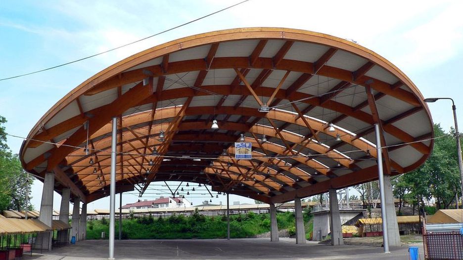 Ruda Śląska. Tereny targowe zyskają nowe zadaszenie.