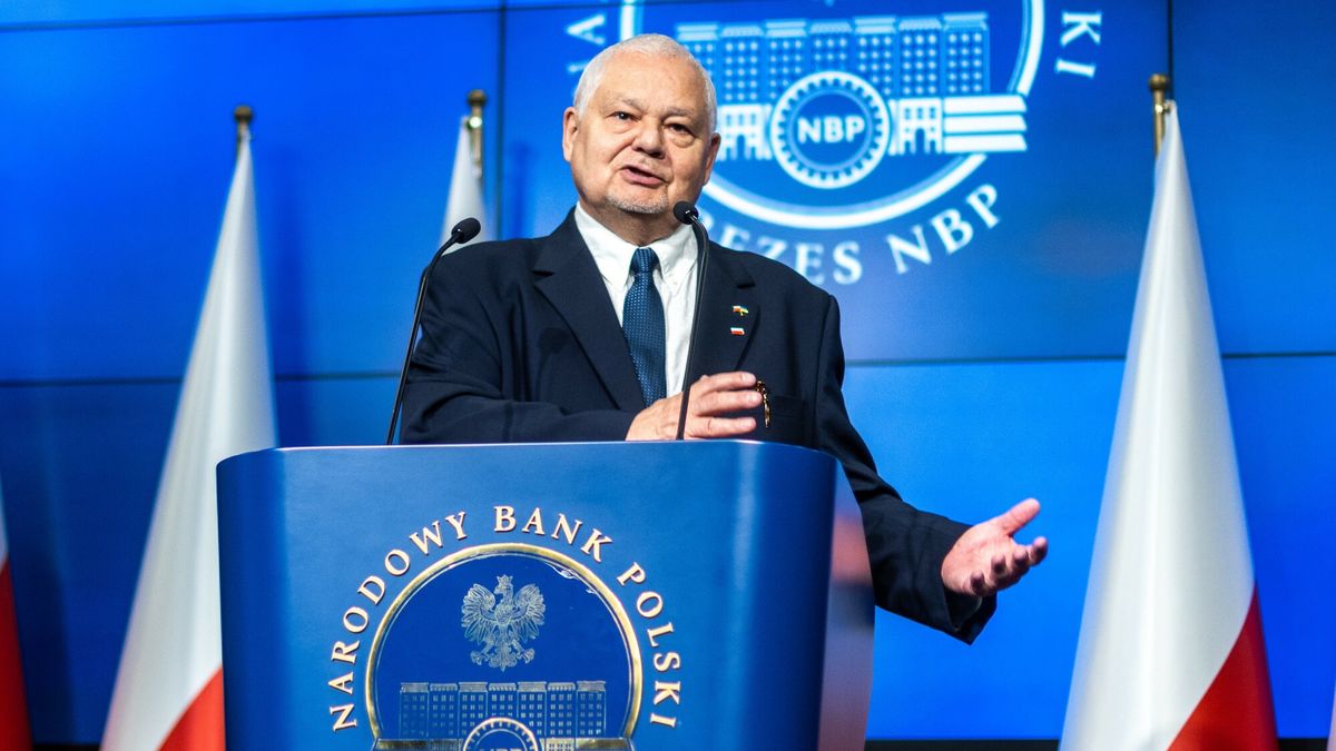 Konferencja prezesa NBP Adama Glapi?skiego
08.07.2022   Warszawa Konferencja prezesa NBP Adama Glapinskiego N/z Adam Glapinski  fot. Andrzej Iwanczuk/REPORTER
Andrzej Iwanczuk/REPORTER