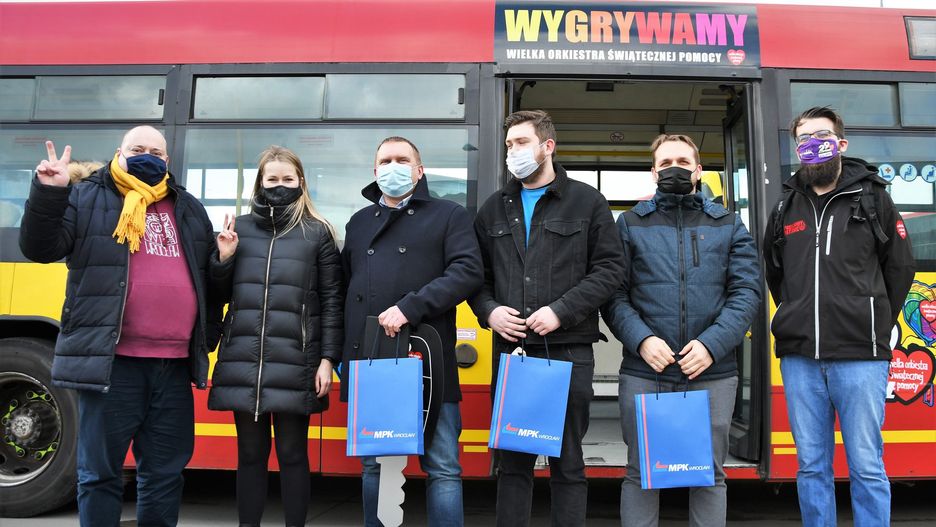 WOŚP. Wylicytowany autobus już w rękach nowego właściciela. MPK Wrocław zebrało imponującą kwotę