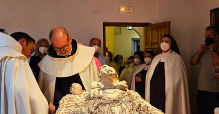 Naukowcy otworzyli sarkofag ze świętą po 500 latach. Sensacja w Hiszpanii