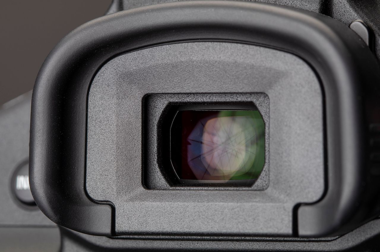 Canon EOS 1D-X Mark III zawiesza się w trybie seryjnym. Tak ma działać flagowiec?