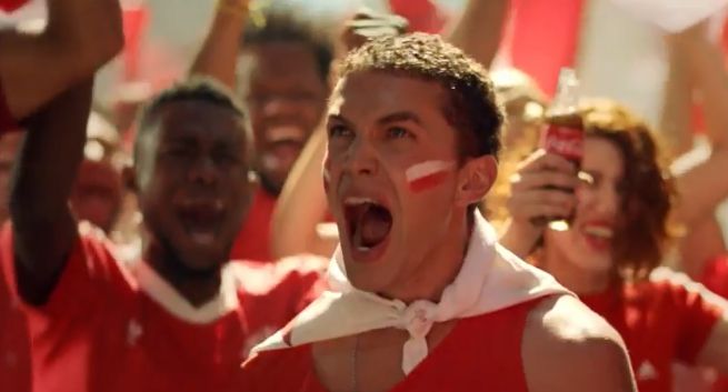 Przemowa do butelek w reklamie Coca-Coli na piłkarskie mistrzostwa świata (wideo)