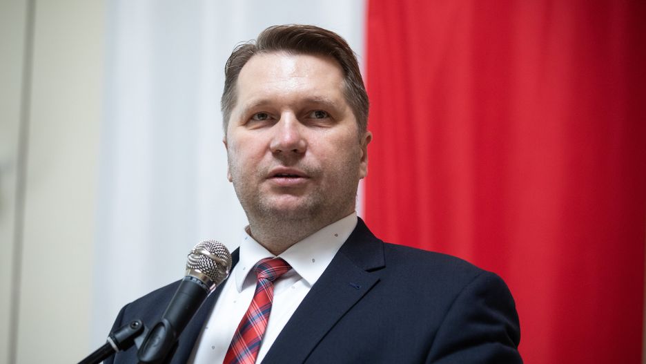 Promocja szczepień przeciw COVID-19? Czarnek: Nie przyjmuję chamskiej retoryki i tępej agitacji 