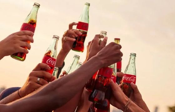 Coca-Cola zaczyna globalny przetarg mediowy. WPP kontra Publicis