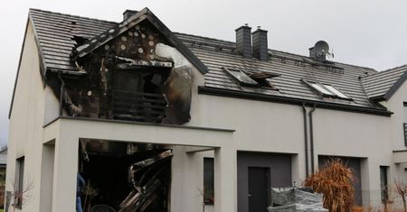 Zginęła 41-letnia kobieta. Zabiło ją zwarcie ozdób choinkowych