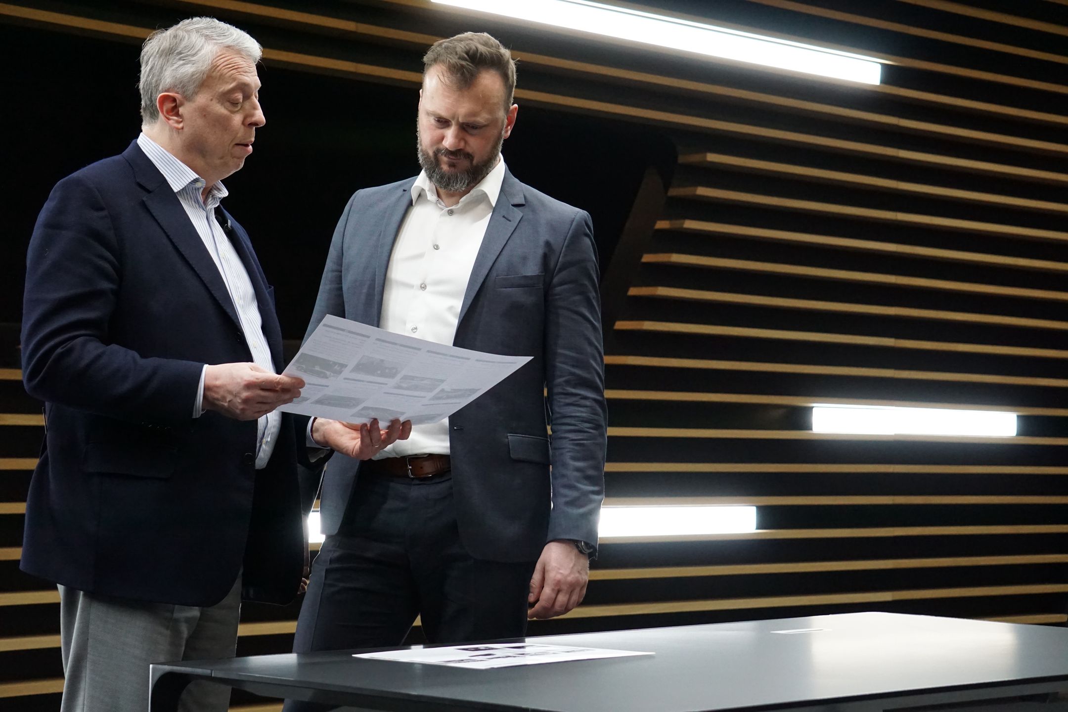 Giuseppe Bonello (Pininfarina) i Łukasz Maliczenko (Electromobility Poland/Izera)