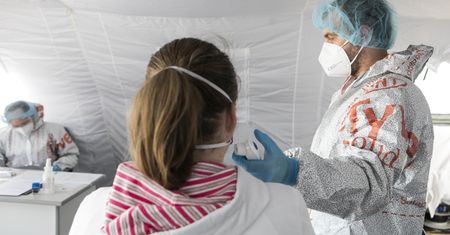 Koronawirus w Polsce. Zmarło aż 12 osób. Najnowsze dane MZ z wtorku, 8 września