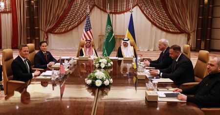 Ukraina zgadza się na czasowe zawieszenie broni. USA wznawiają wsparcie