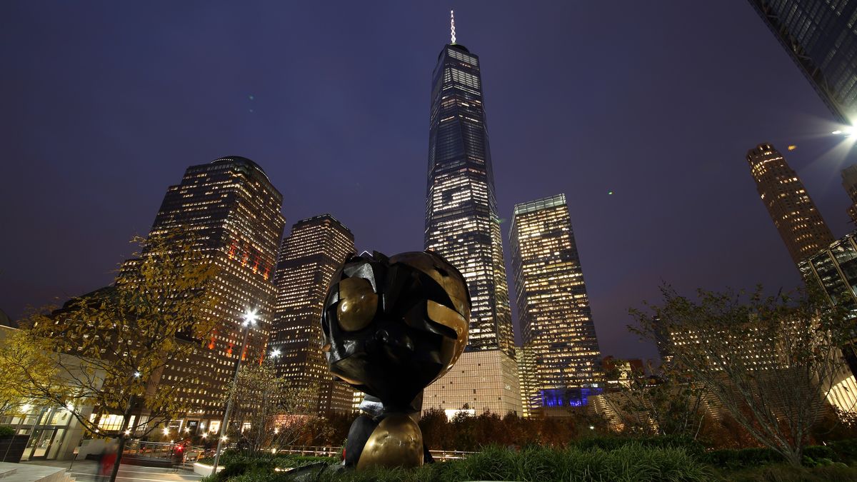 Widok na One World Trade Center i sąsiednie budynki